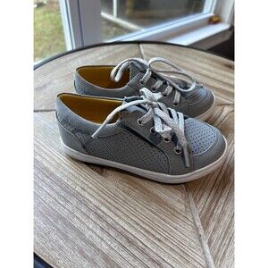 Livie & Luca REEVE PERF Eco sneakers size 9 EUC
